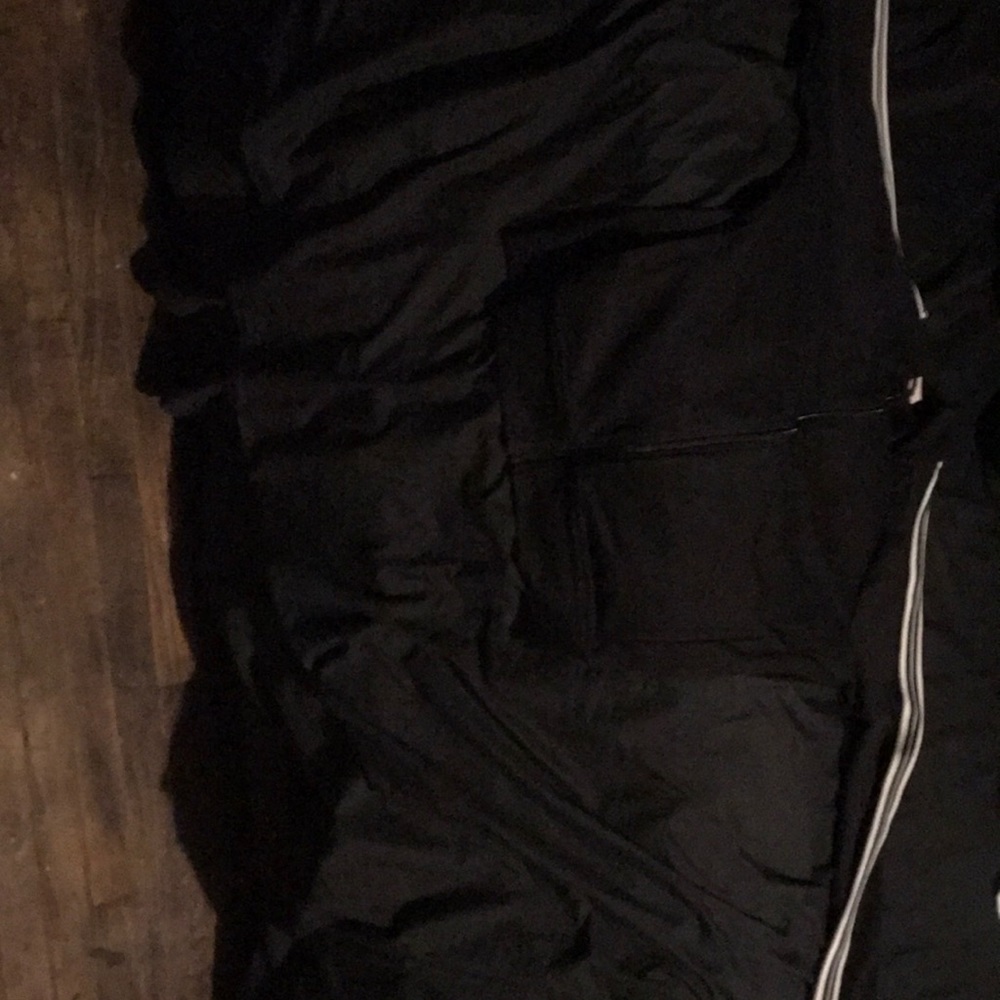 This is a jacket i only used it 2 times and it’s a size XL/XG(16-18)